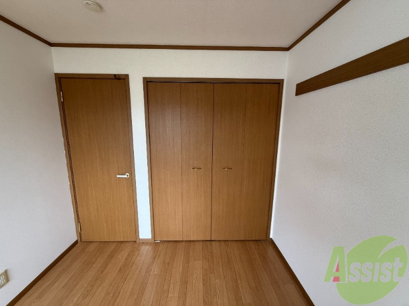 収納　洋室の収納の写真です。たくさん収納できそうですね。