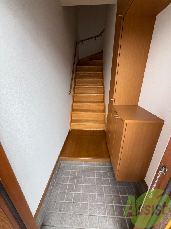 玄関　玄関はこちらです。部屋が見えないのは良いですね。