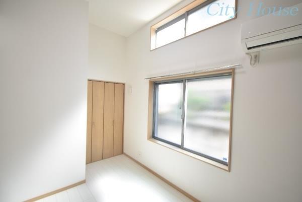 居室・リビング　101号室の写真を使用しています（参考）