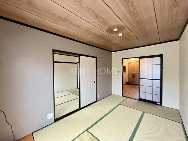 ドミール北岡の居間写真