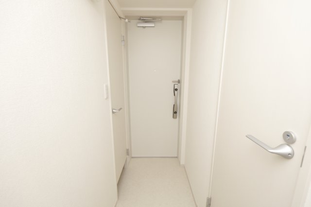 都営新宿線 篠崎駅 徒歩19分 3階建 築1年の玄関写真