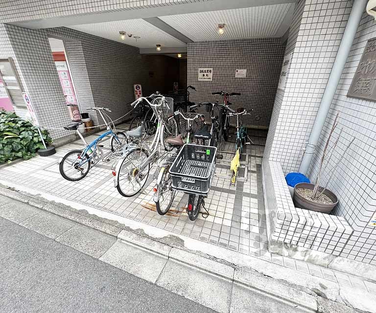 ロイヤルプラザ御幸町の外観写真