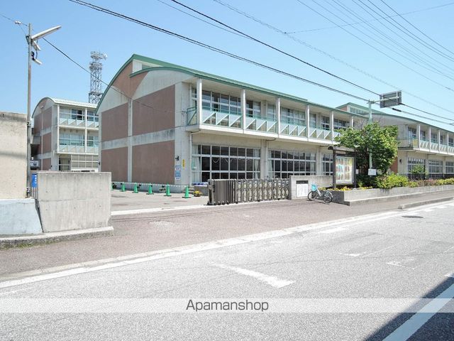 小学校　江陽小学校（小学校）まで872m
