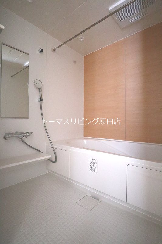 バス・シャワールーム　同型参考写真