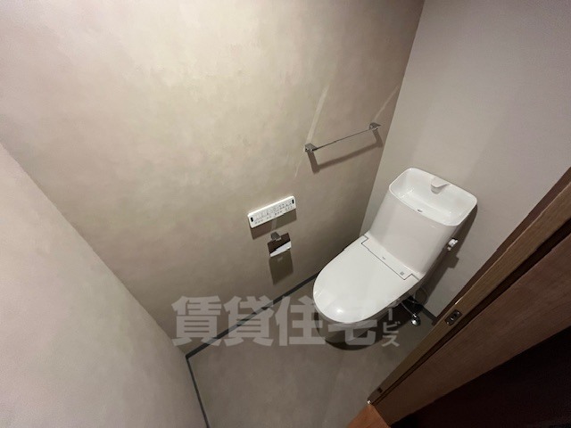 阪神本線 魚崎駅 徒歩8分 2階建 築1年のトイレ写真