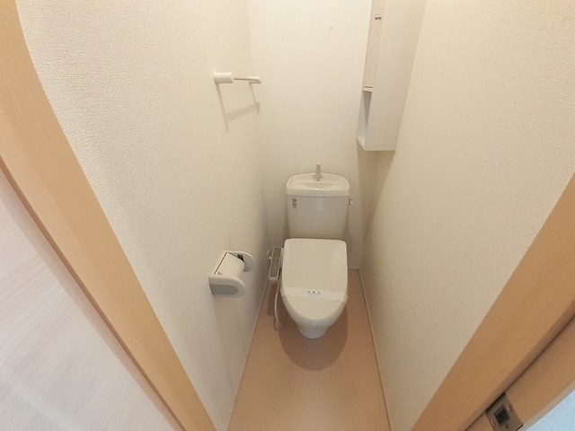 トイレ　暖房便座も完備◎