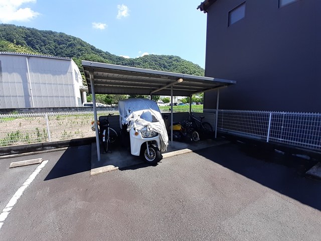 その他共有部分　屋根付き駐輪場は無料で使用OK★