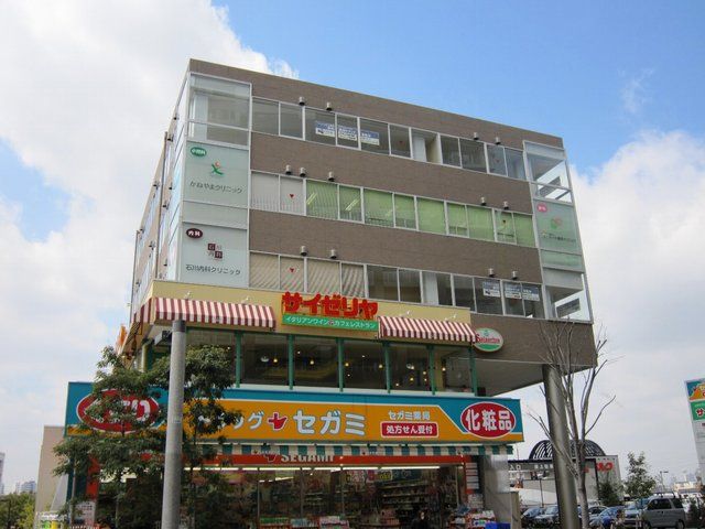 飲食店　サイゼリヤ足立新田店（飲食店）まで388m