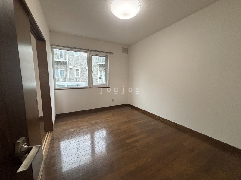その他部屋・スペース　日当たりの良い明るいお部屋です。
