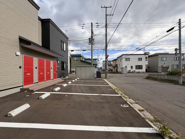 駐車場　駐車場