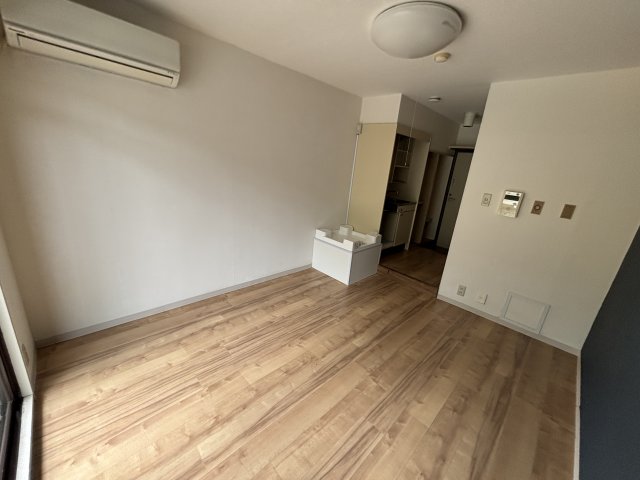 ダイドーメゾン六甲の居間写真