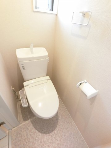 京成本線 公津の杜駅 徒歩12分 2階建 築12年のトイレ写真