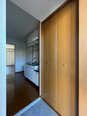 玄関　※別号室参考写真