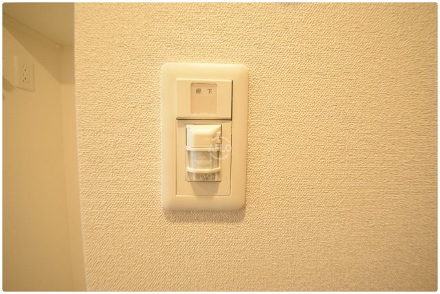 その他設備　ファステートNAMBA華月　人感センサー