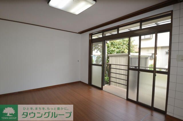 富士見テラスハウスの居間写真