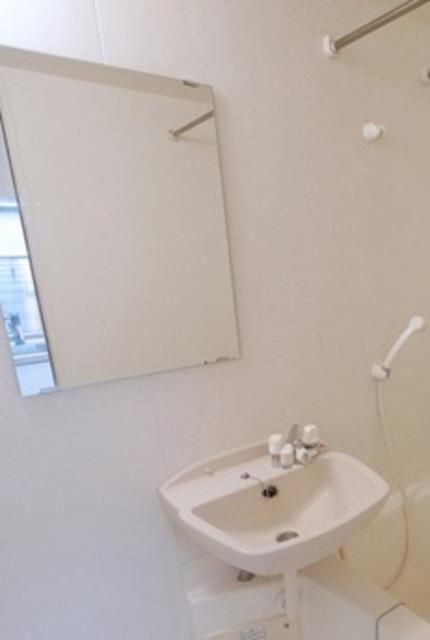 洗面設備　使いやすい小さめなサイズ
