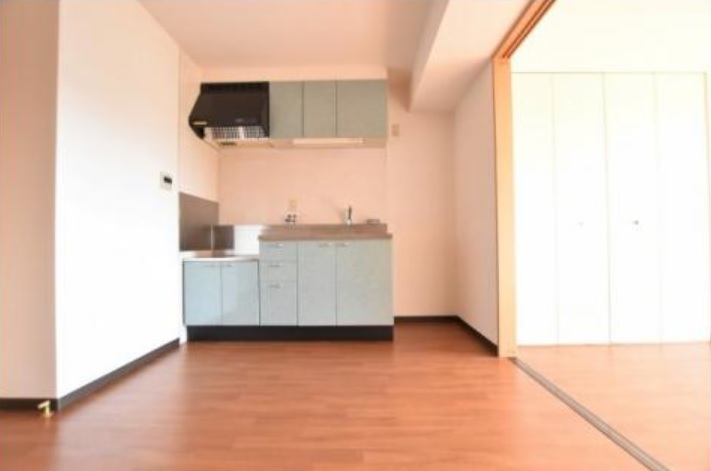 キッチン　同物件、別部屋のお写真です。ご参考までにご覧ください。