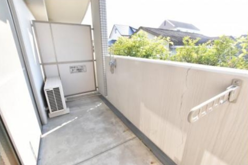 バルコニー　同物件、別部屋のお写真です。ご参考までにご覧ください。