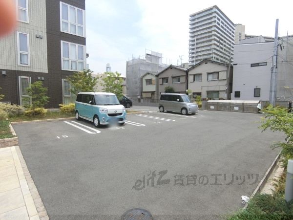 駐車場　駐車場