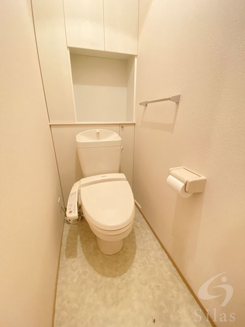 近鉄奈良線 若江岩田駅 徒歩9分 2階建 築18年のトイレ写真