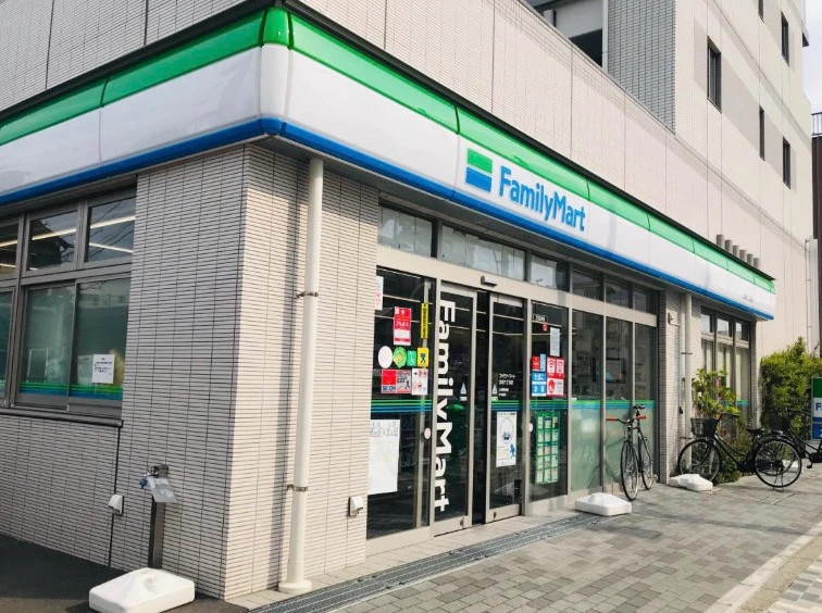 コンビニ　ファミリーマート 北砂六丁目店（コンビニ）まで166m