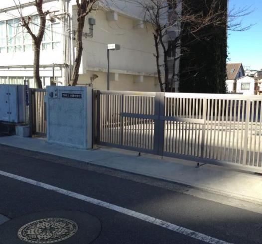中学校　江東区立大島中学校（中学校）まで519m