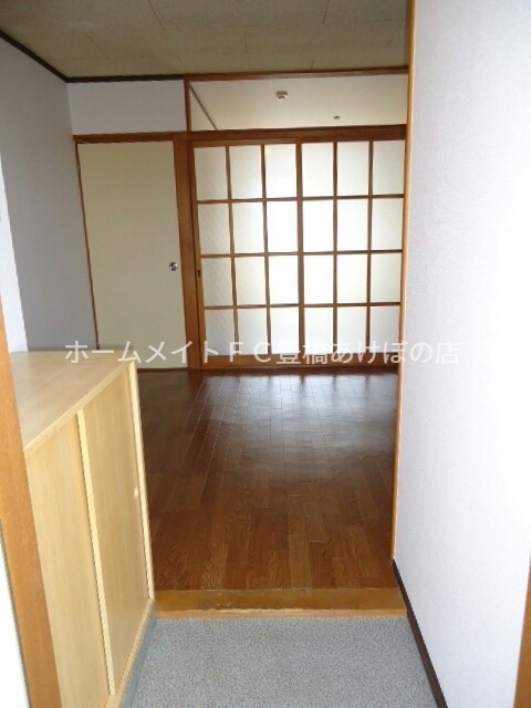 玄関　同型別部屋写真