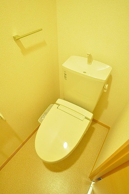 トイレ　温水洗浄便座付き