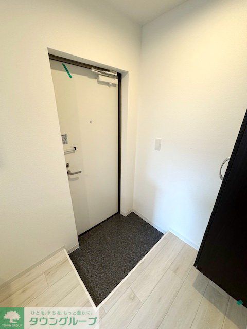 玄関　※写真は同メーカー建築施工例です。