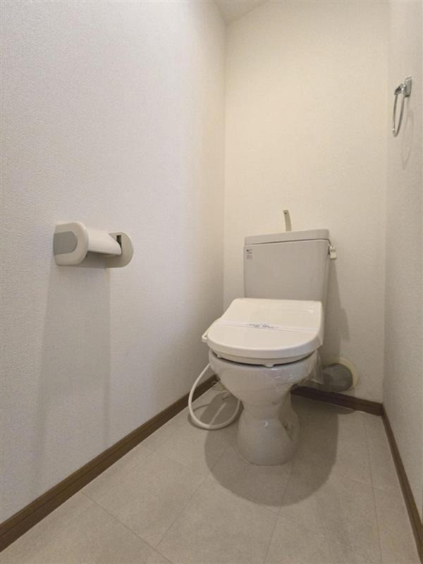 ＪＲ篠栗線 原町駅 徒歩15分 6階建 築23年のトイレ写真