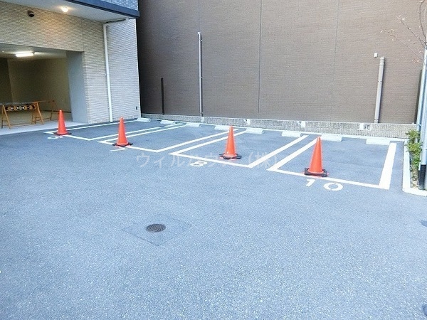 駐車場　敷地内駐車場！