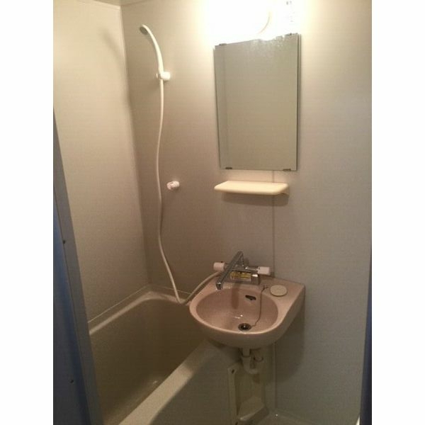 バス・シャワールーム　浴室の様子です
