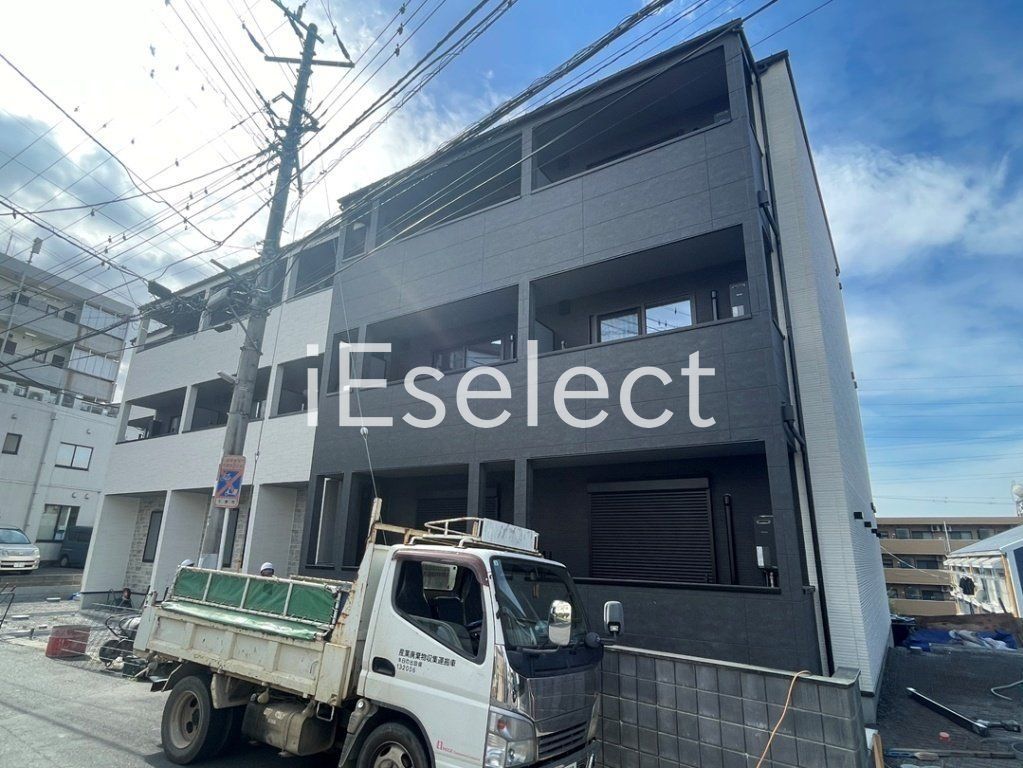 建物外観　お買い物も便利な立地です★