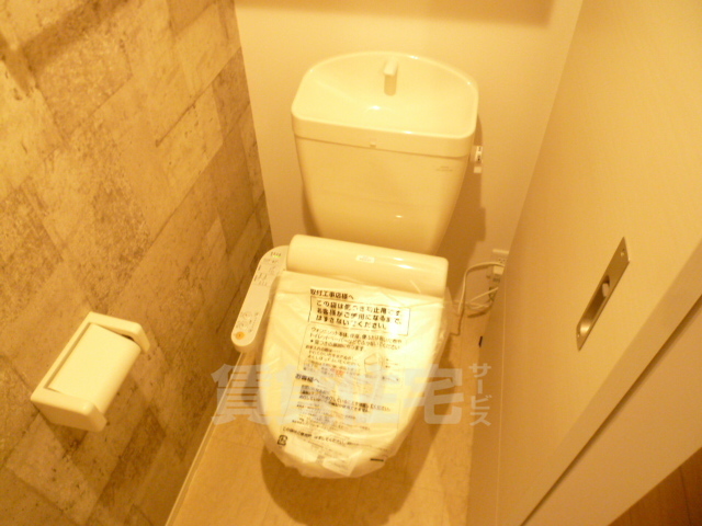 南海高野線 三国ケ丘駅 徒歩10分 3階建 築11年のトイレ写真