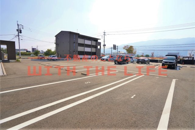 駐車場　駐車スペースもあります