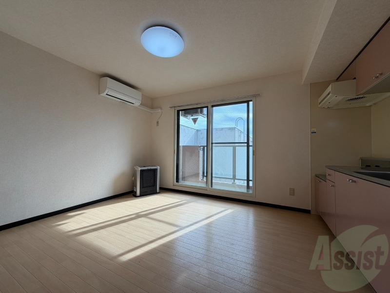居室・リビング　広くてキレイなお部屋が広がっていて、充実した生活が送れそう。