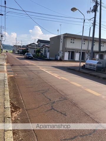 その他　前面道路（その他）まで0m