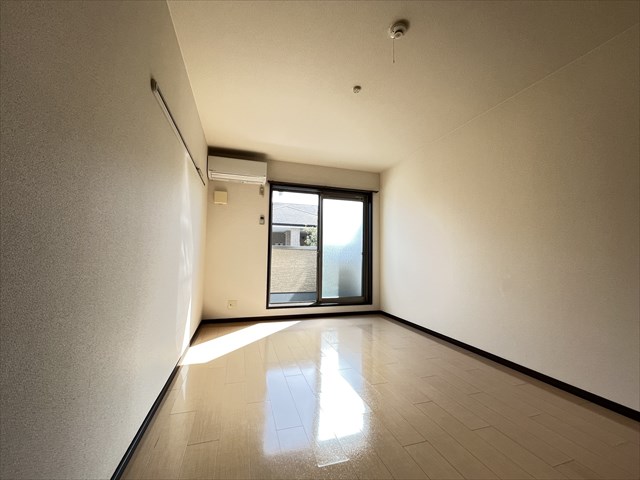 フジパレス光南町II番館の居間写真