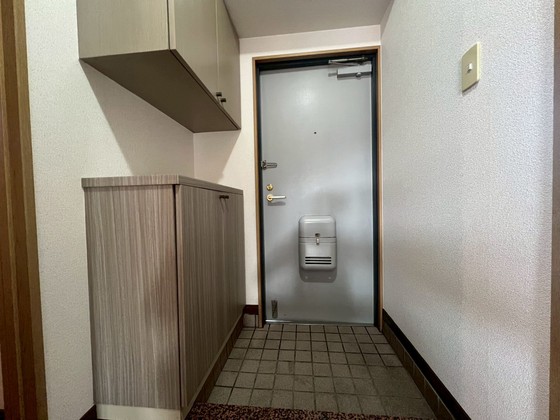 玄関　※別部屋の写真です