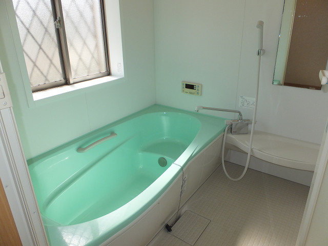 バス・シャワールーム　追い焚き機能付き