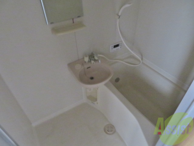 バス・シャワールーム　疲れた時はゆっくり湯船につかってみてはいかがでしょうか。