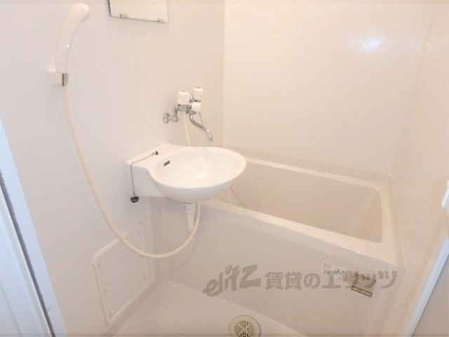 バス・シャワールーム　バス