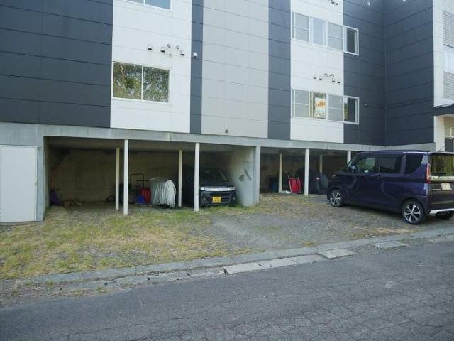 駐車場　エントランス