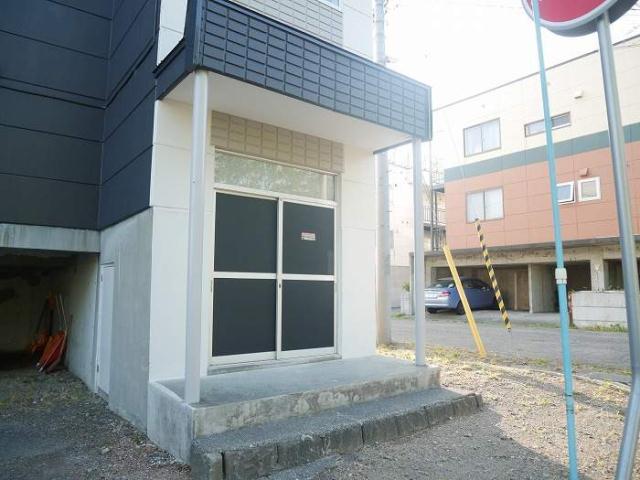 エントランス　駐車場