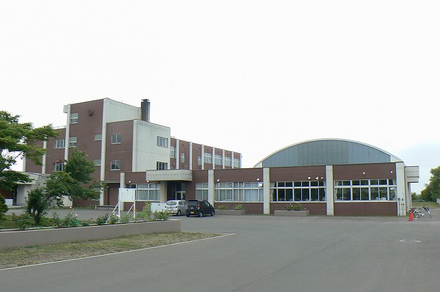 中学校　清園中学校（中学校）まで1095m