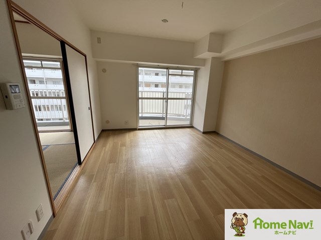 居室・リビング　プレスト・コート弐番館、現地待ち合わせでのご案内も可能です。