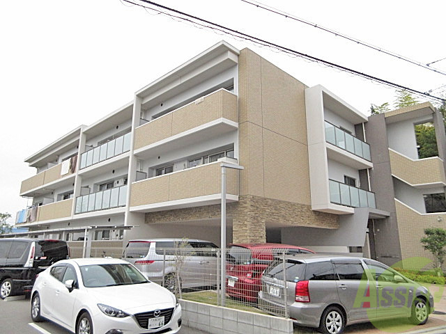 吹田市佐井寺のマンションの建物外観