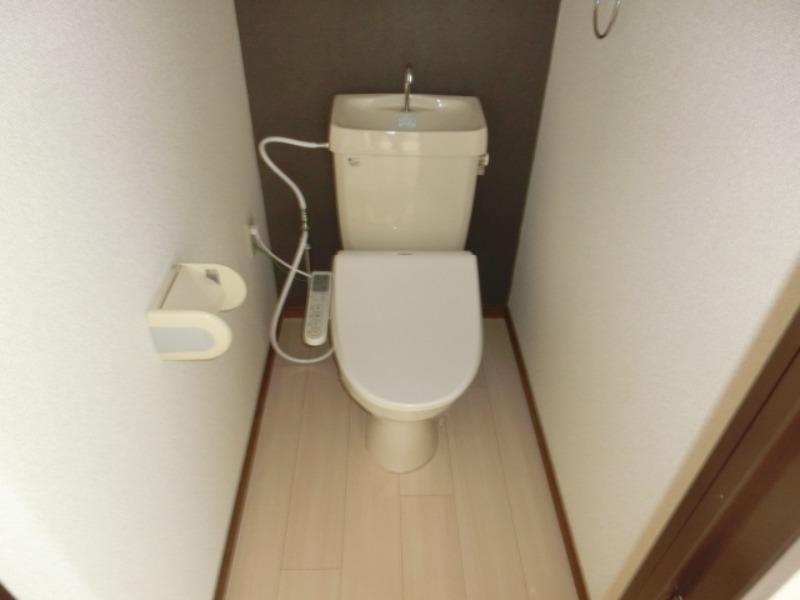 【ファミーユ鎌倉のトイレ】