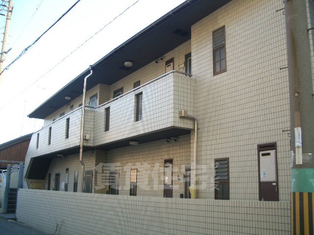 神戸市長田区庄山町のアパートの建物外観