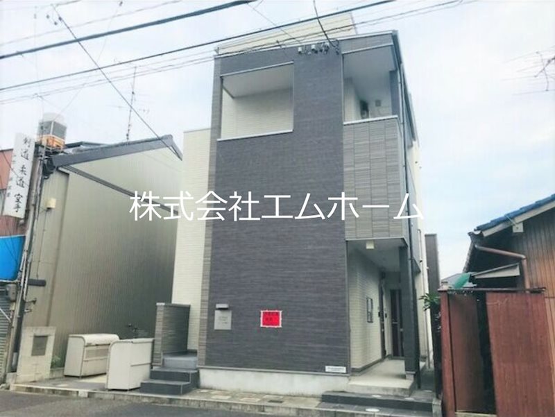 【名古屋市瑞穂区神前町のアパートの建物外観】